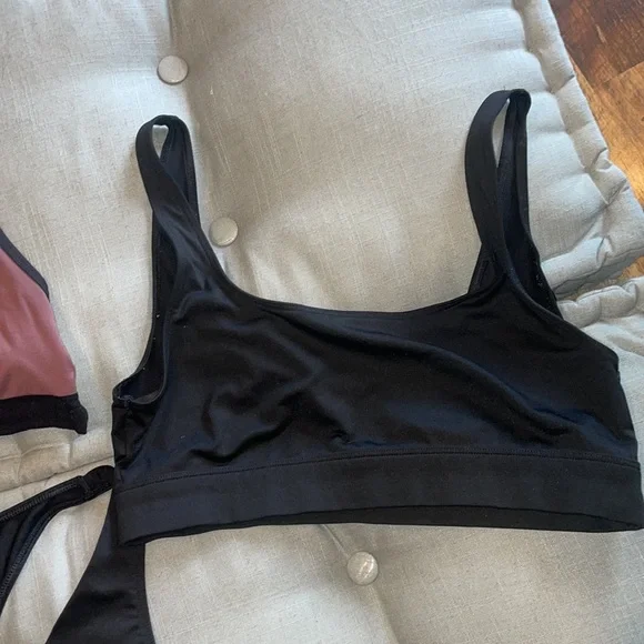 Guc lot of large pink brand sports bras tons of life left - Picture 4 of 7